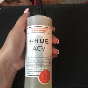 Apple cider vinegar hair rinse